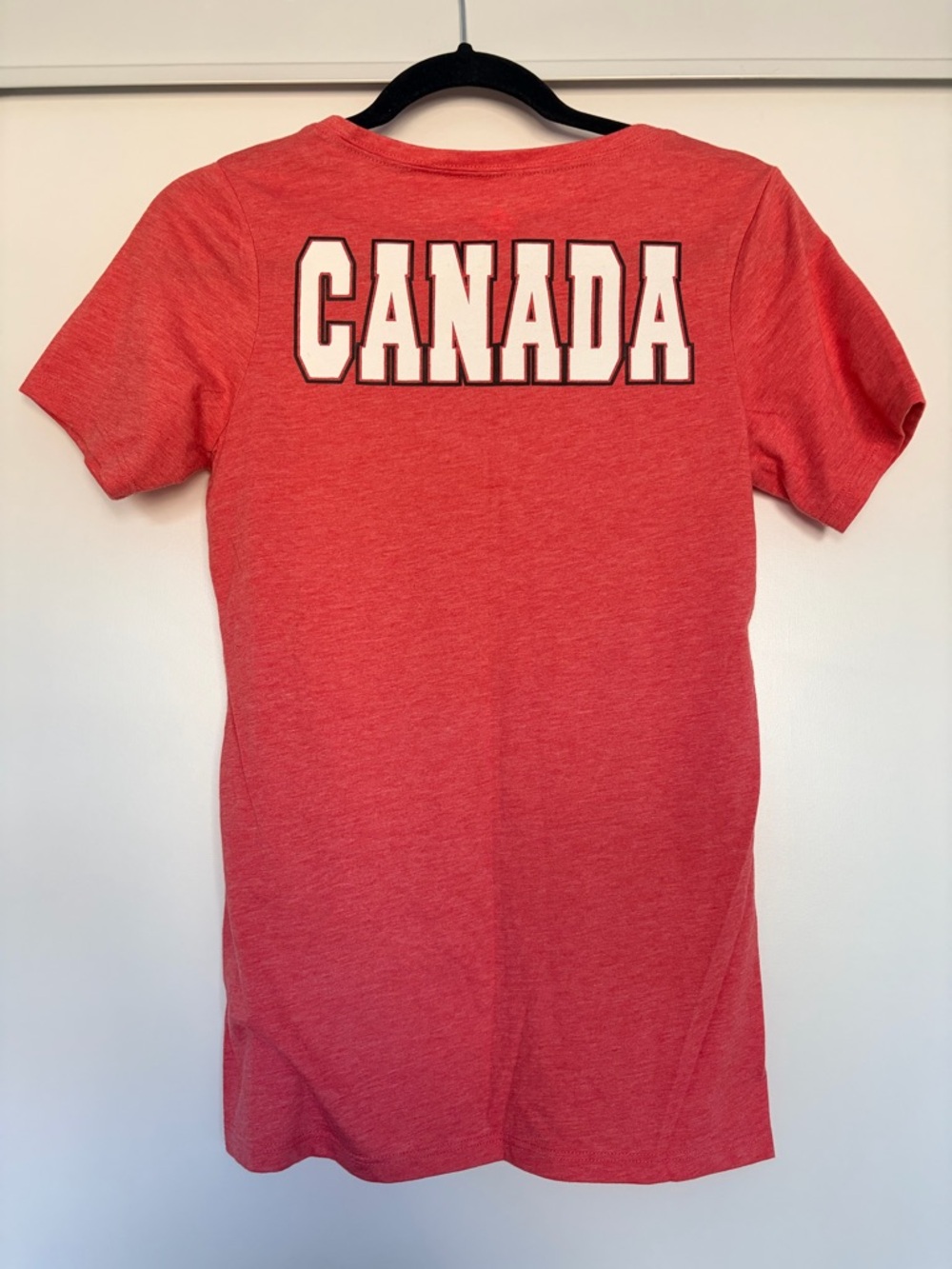 5th & Ocean Red Canada Maple V‑Neck Tee - Picture 2 of 3
